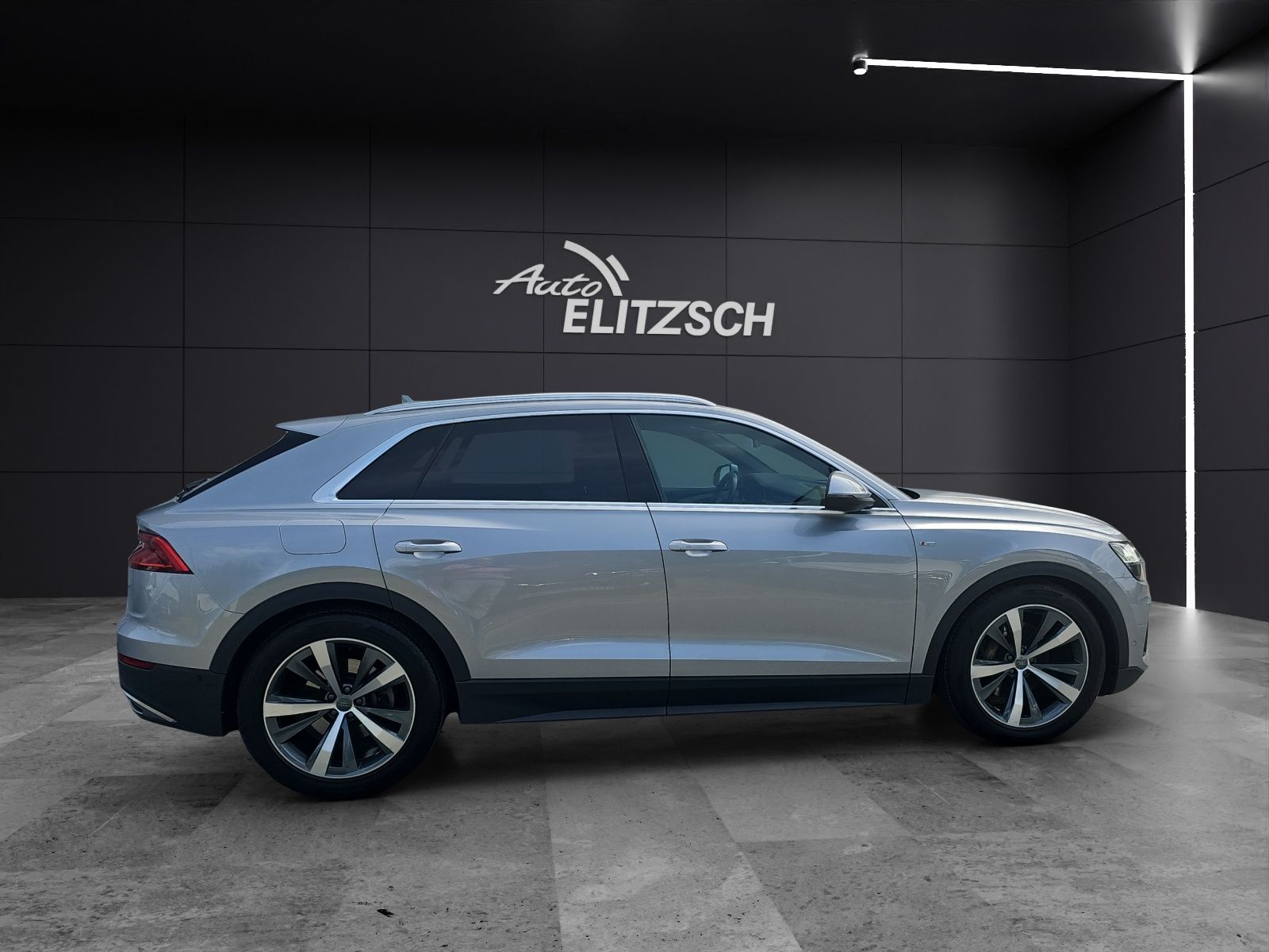 Fahrzeugabbildung Audi Q8 50 TDI Q S line MATRIX ACC 21" AIR PANO HuD A