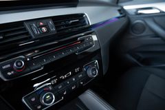 BMW X1 xDrive 25 d Advantage*M-Fahrwerk*Navi*PDC*19"