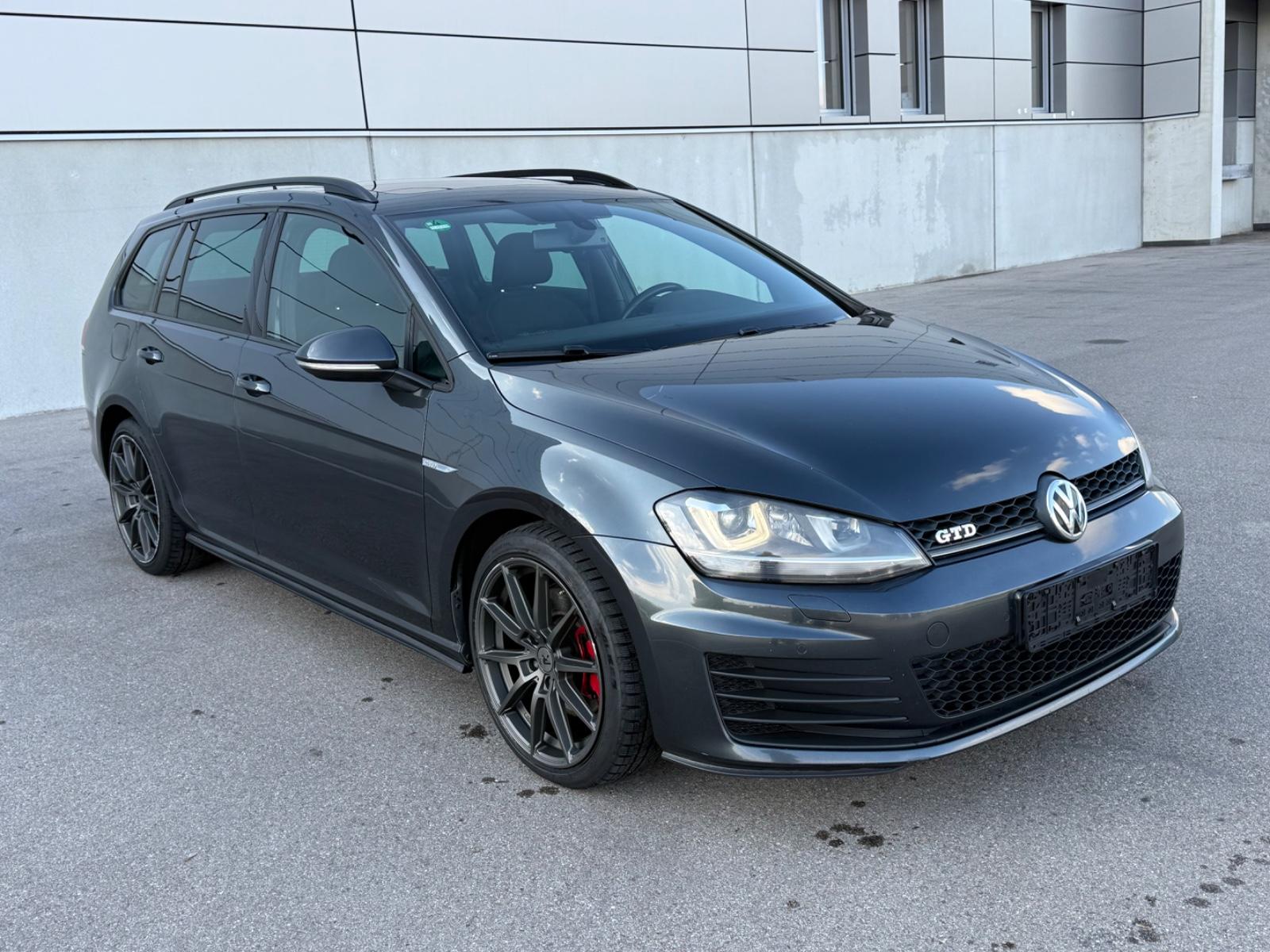 Volkswagen Golf 2015 — interior