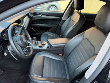 Alfa-Romeo Stelvio - 9
