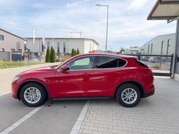 Alfa-Romeo Stelvio - 4