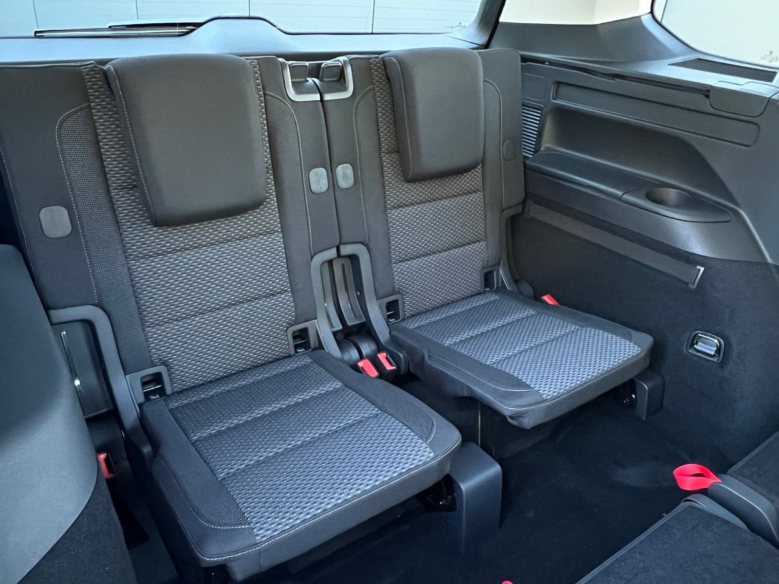 Fahrzeugabbildung Volkswagen Touran Comfortline 1.5 TSI DSG *7-Sitzer, Easy-O