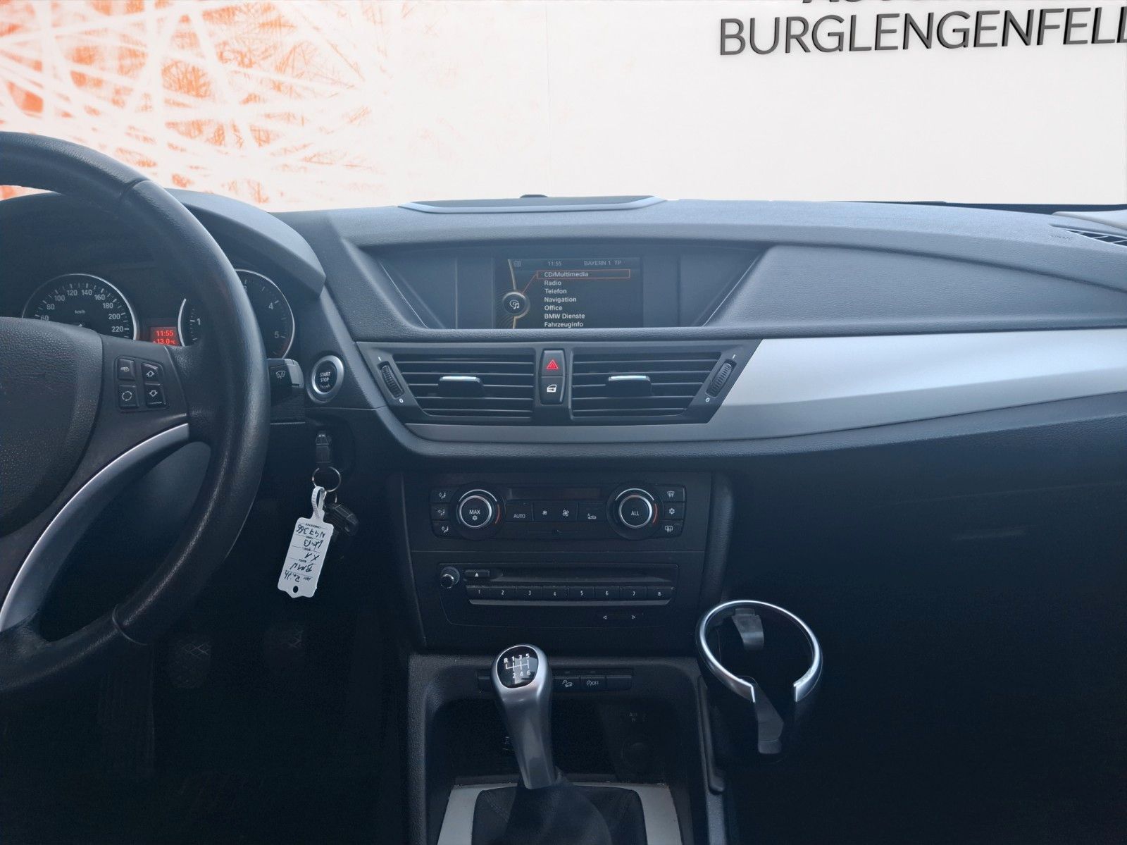 Fahrzeugabbildung BMW X1 Baureihe X1 18d xDrive ! NAVI ! Harman/Kardon