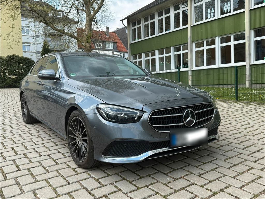 Image of Mercedes-Benz E 200