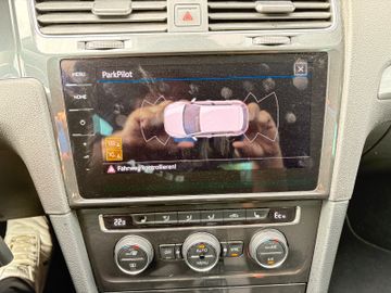 Volkswagen Golf - 10
