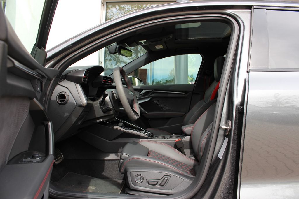AUDI RS3 Sportback/RS DYNAMIK/ SONOS/ KOMFORT PRO AUDI RS3 Sportback/RS DYNAMIK/ SONOS/ KOMFORT PRO