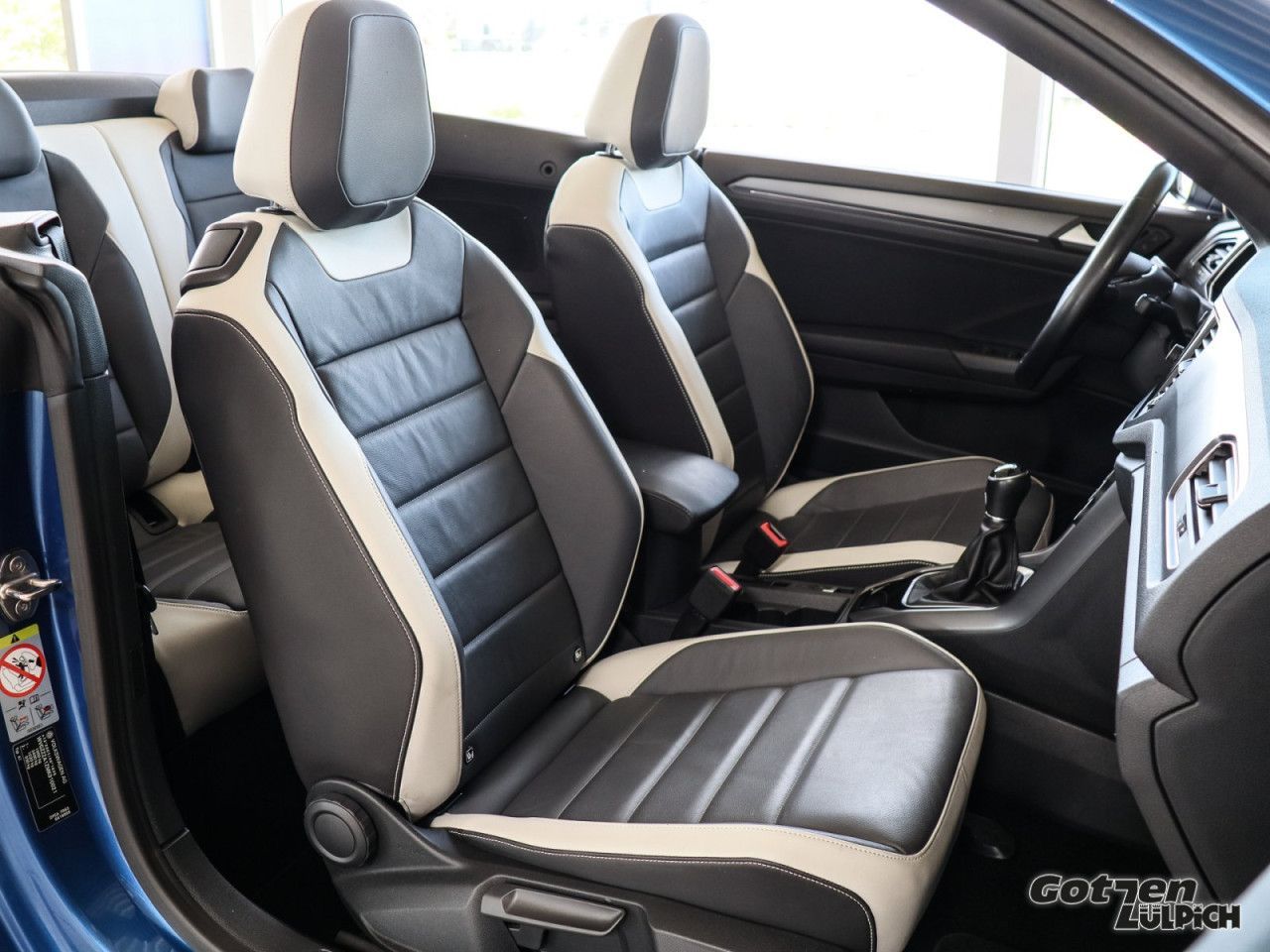 Fahrzeugabbildung Volkswagen T-Roc Cabriolet Style 1.5 TSI Navi Leder LED