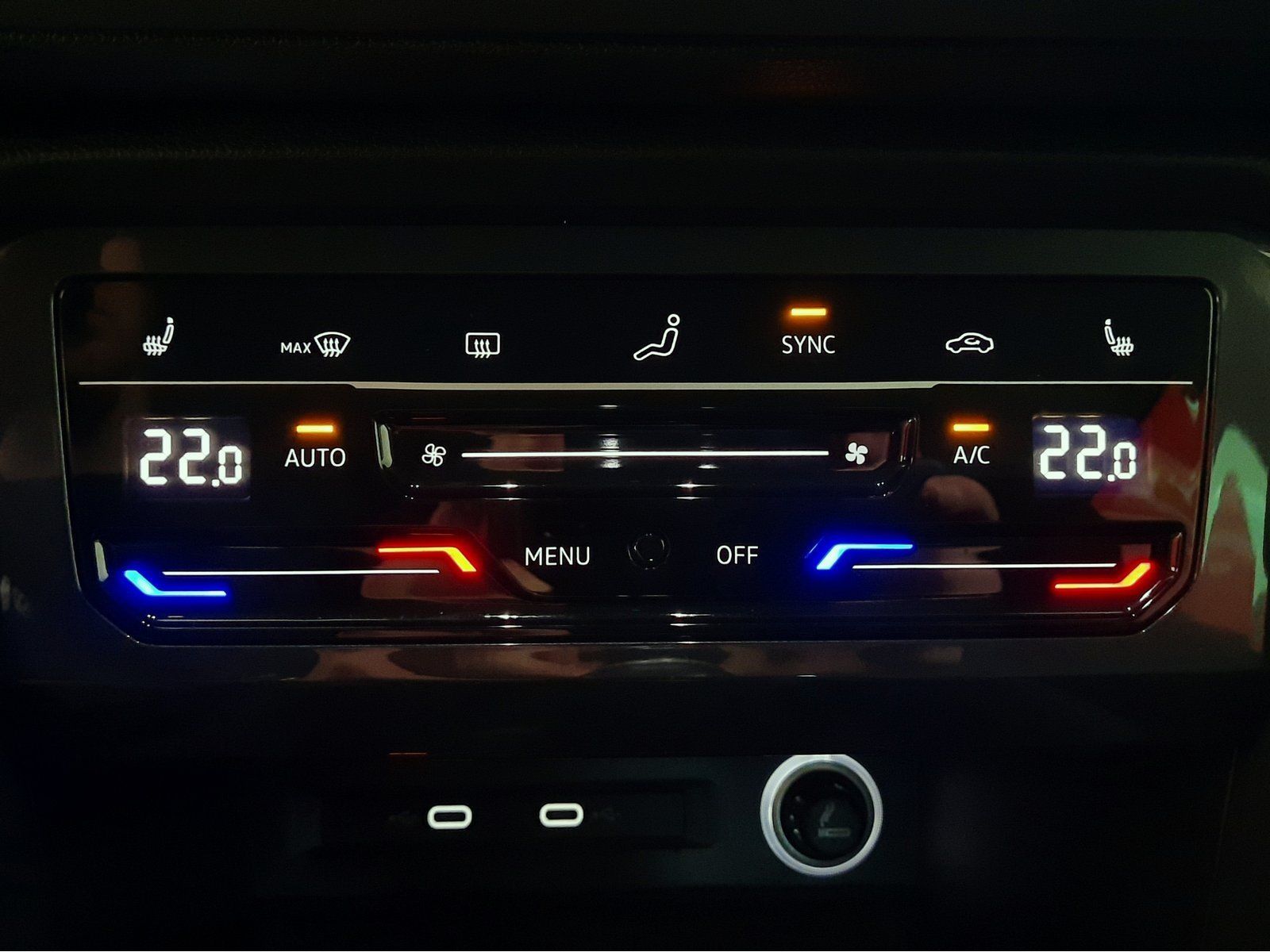 Fahrzeugabbildung Volkswagen Tiguan Active TSI *Navi*Cam*LED*PDC*Sitzhzg*ACC*