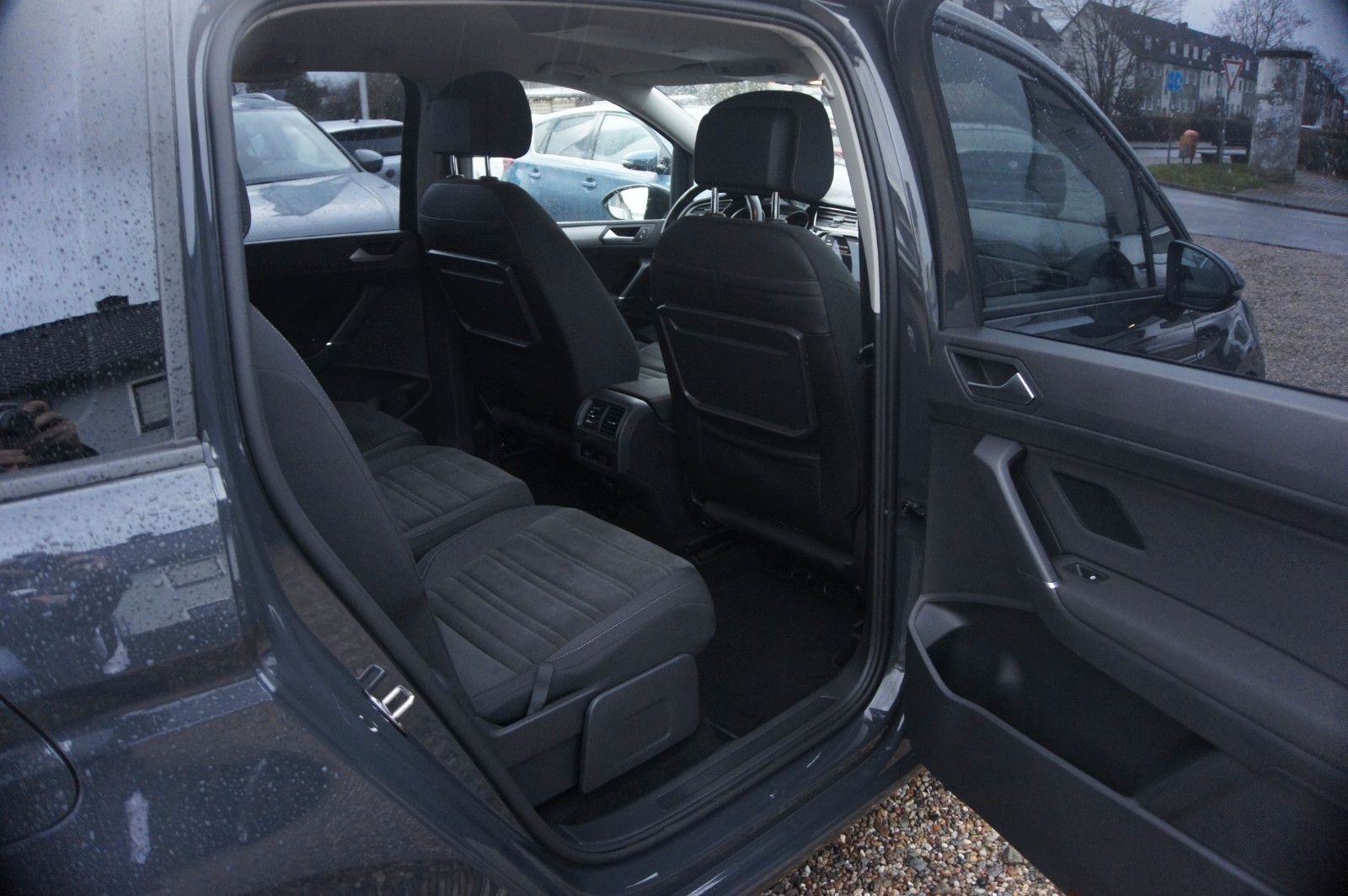 Fahrzeugabbildung Volkswagen Touran Comfort  Alu, Komfort, Radio Navi