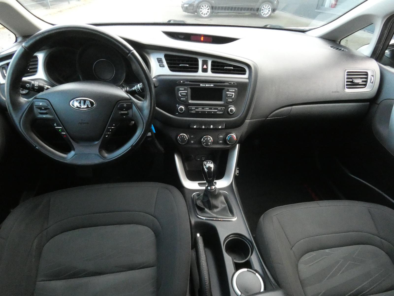 Kia cee'd 2013 — photo 9