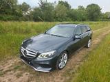 Mercedes-Benz E 350 BlueTEC T AMG Line/Leder/AHK/Kam./Schiebed - Mercedes-Benz E 350 in Magdeburg