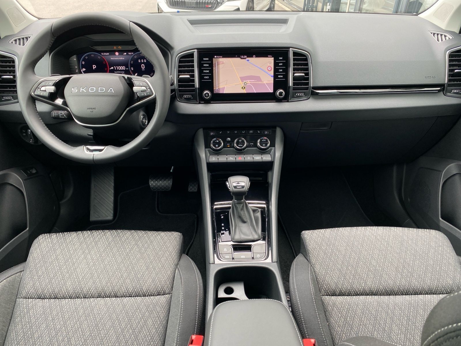 Skoda Karoq 2.0 TDI Tour 4x4*NAVI*AHK*ACC*LED*RFK imagem 2
