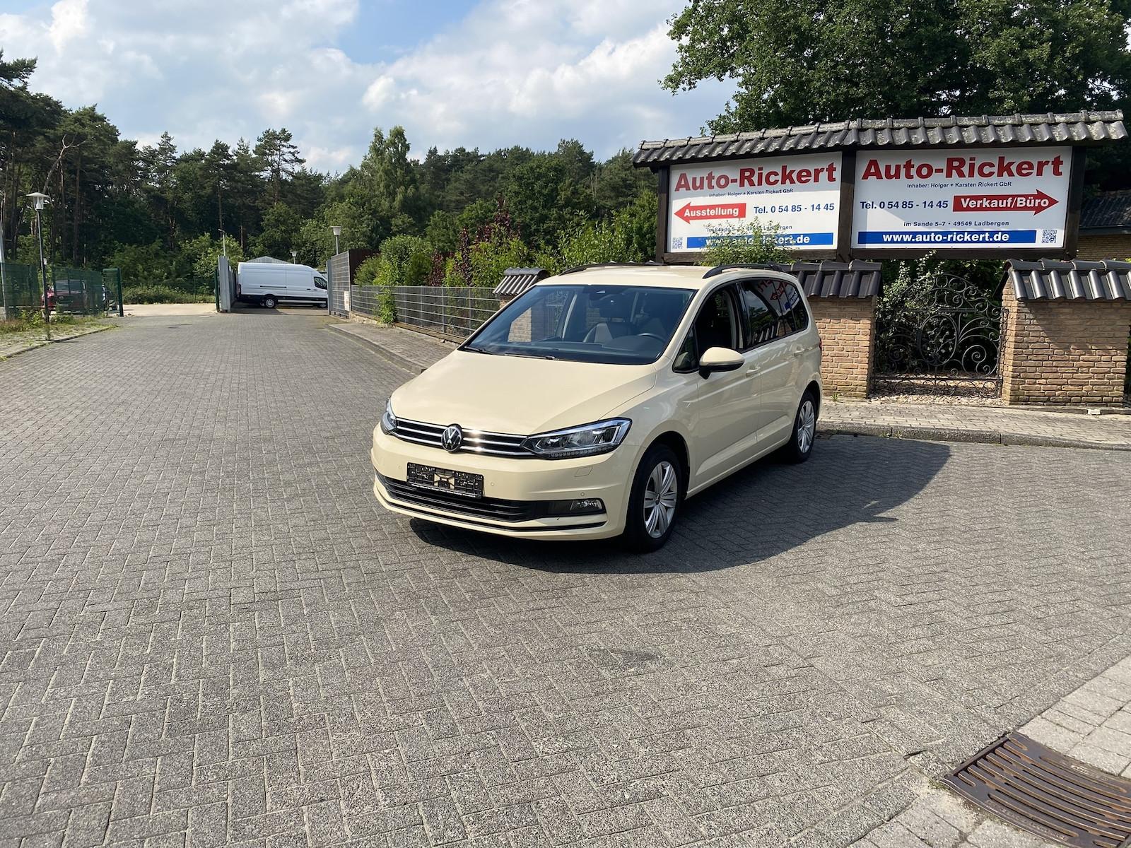 Volkswagen Touran Trendline, Taxi/Mietwagen WSZ, LED, SITZ,