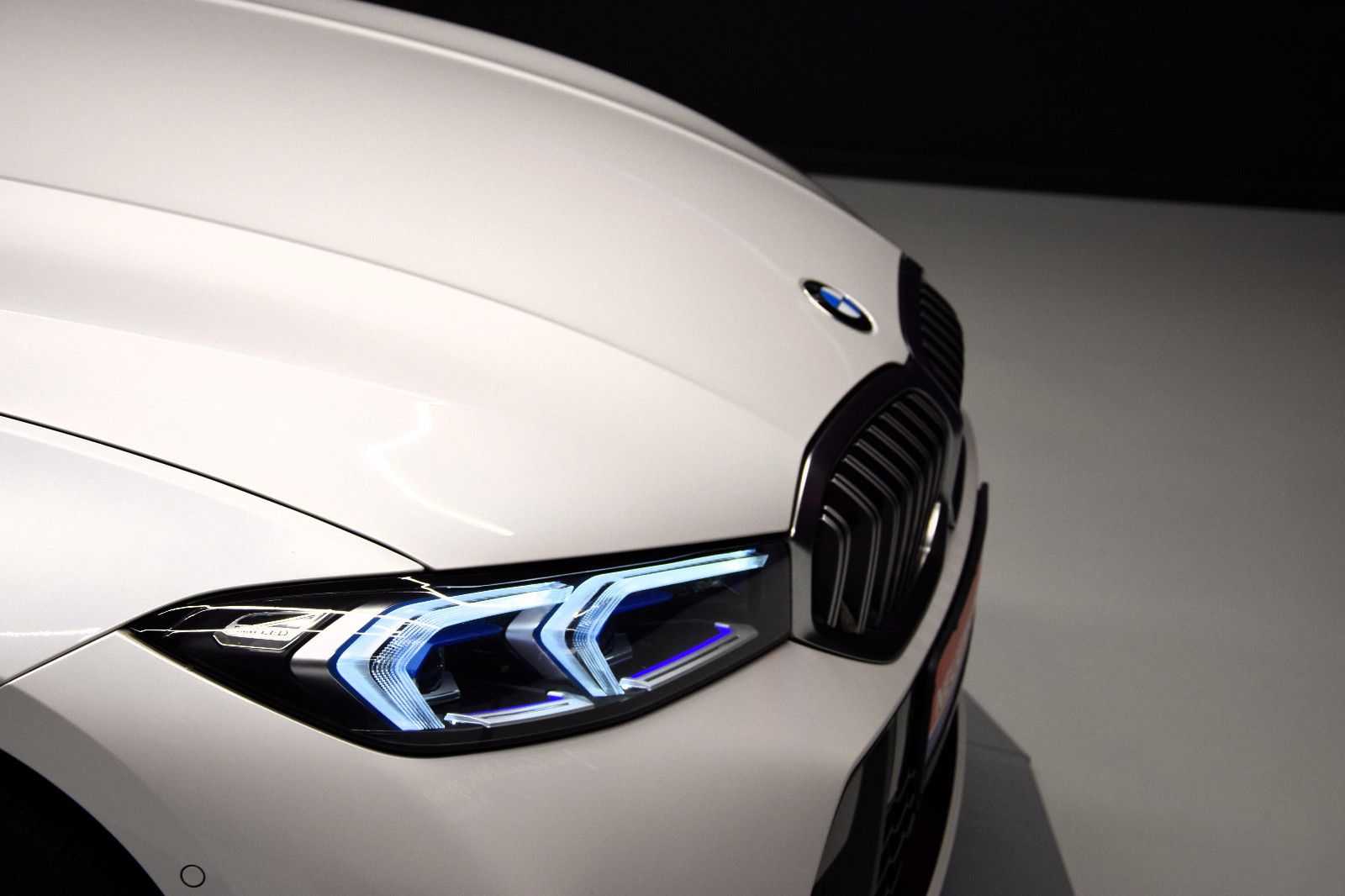 Fahrzeugabbildung BMW 320 i xDrive M Sport Schiebed. ACC Kamera HeadUp