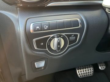 Mercedes V 220 - 9