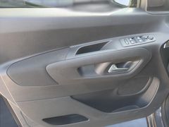 Berlingo Pure Tech 130 EAT 8 Shine M Berlingo Pure Tech 130 EAT 8 Shine M