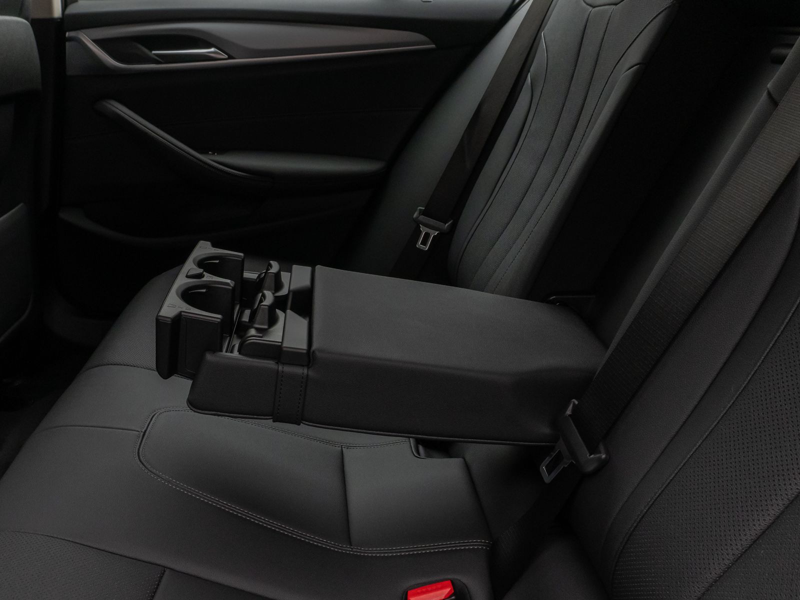 Fahrzeugabbildung BMW 520i PDC DAB CockPitPro Sitzhzg Alarm LED Leder