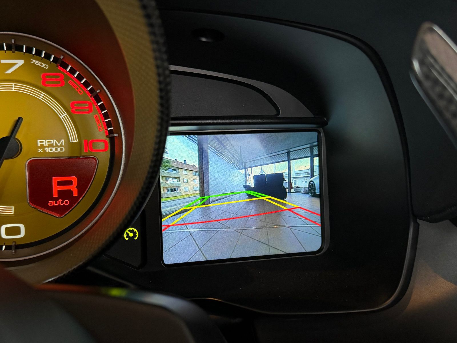 Fahrzeugabbildung Ferrari F8 Spider /LIFT/KAMERA/CARBON-LED-LENK./MEMORY