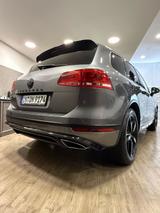 Volkswagen Touareg 3.0TDI Xenon AHK 4 x SH Tempomat 20 Zoll - gebrauchte VW Touareg aus dem Jahr 2017