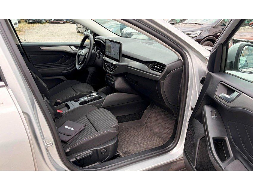 Fahrzeugabbildung Ford Focus 1.5 Titanium Aut./LED/GRA/KAMERA/NAVI/SHZ/