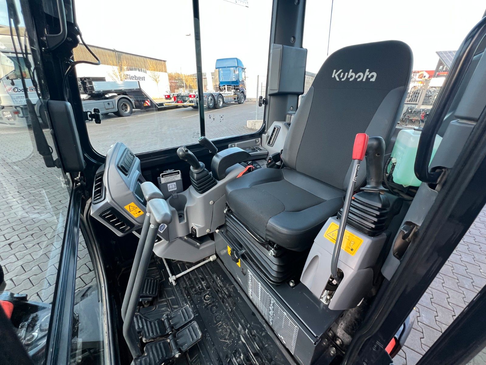 Fahrzeugabbildung Kubota KX 037-4 / nur 531h! / 2024 / hydr. Grabenräumer