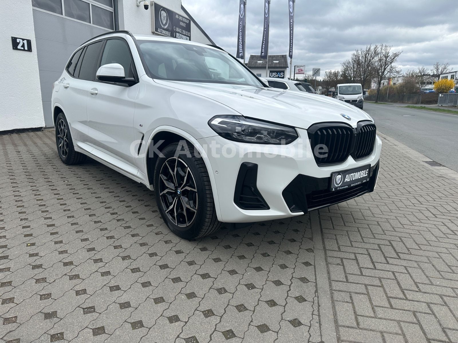 Fahrzeugabbildung BMW X3 xDrive30 i M-Sport/Shadow-Line/Navi/Kam./LED