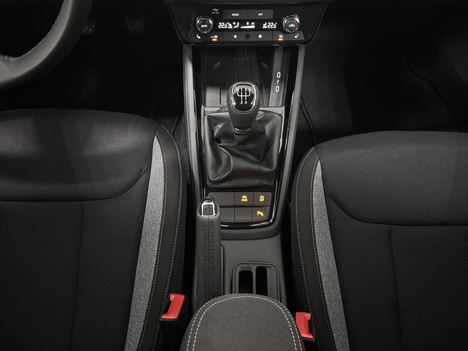 Fahrzeugabbildung SKODA Kamiq Tour 1,0 TSI 70 kW