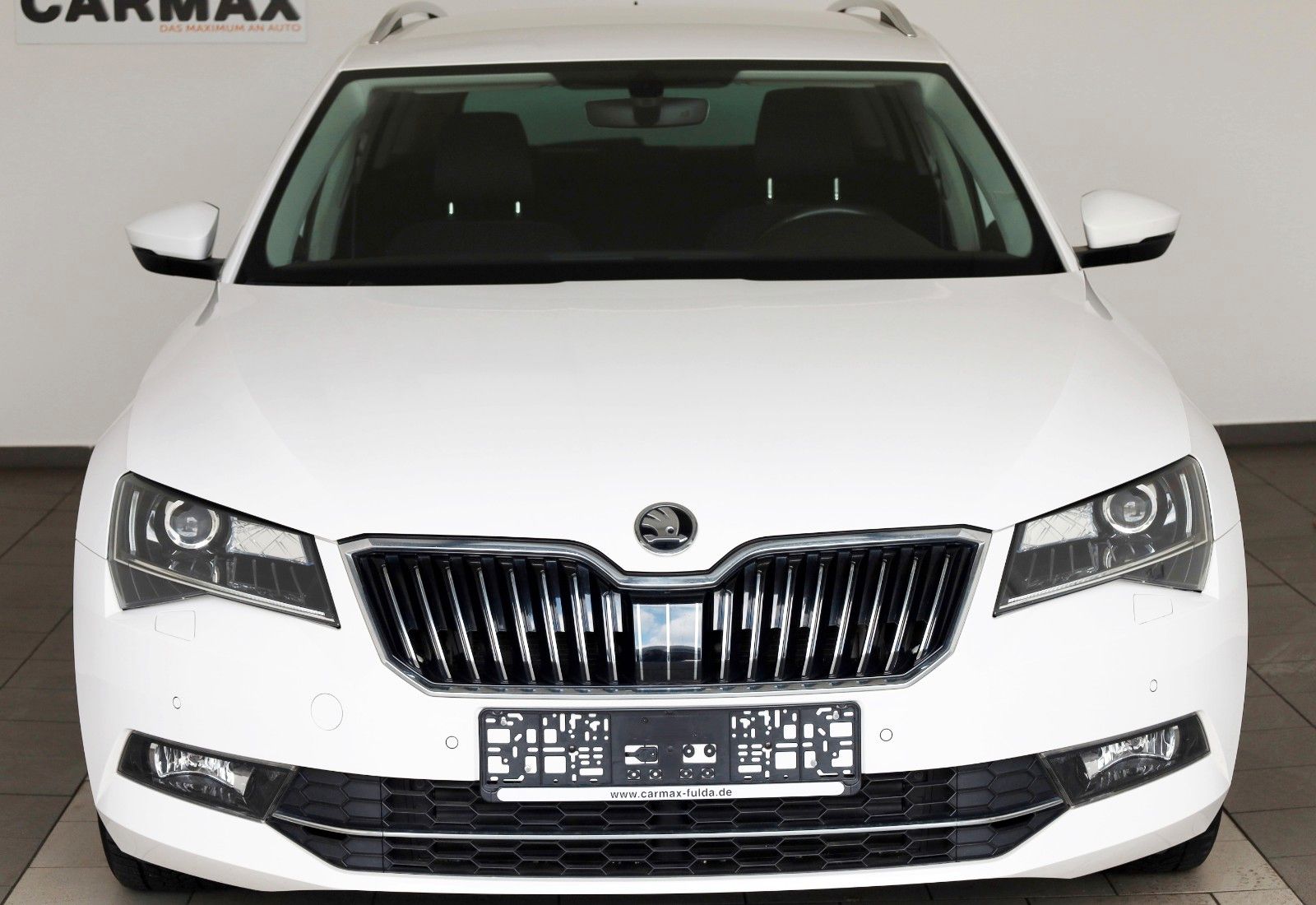 Fahrzeugabbildung SKODA Superb Combi Ambition Navi,Bi-Xenon,Kamera,SR+WR