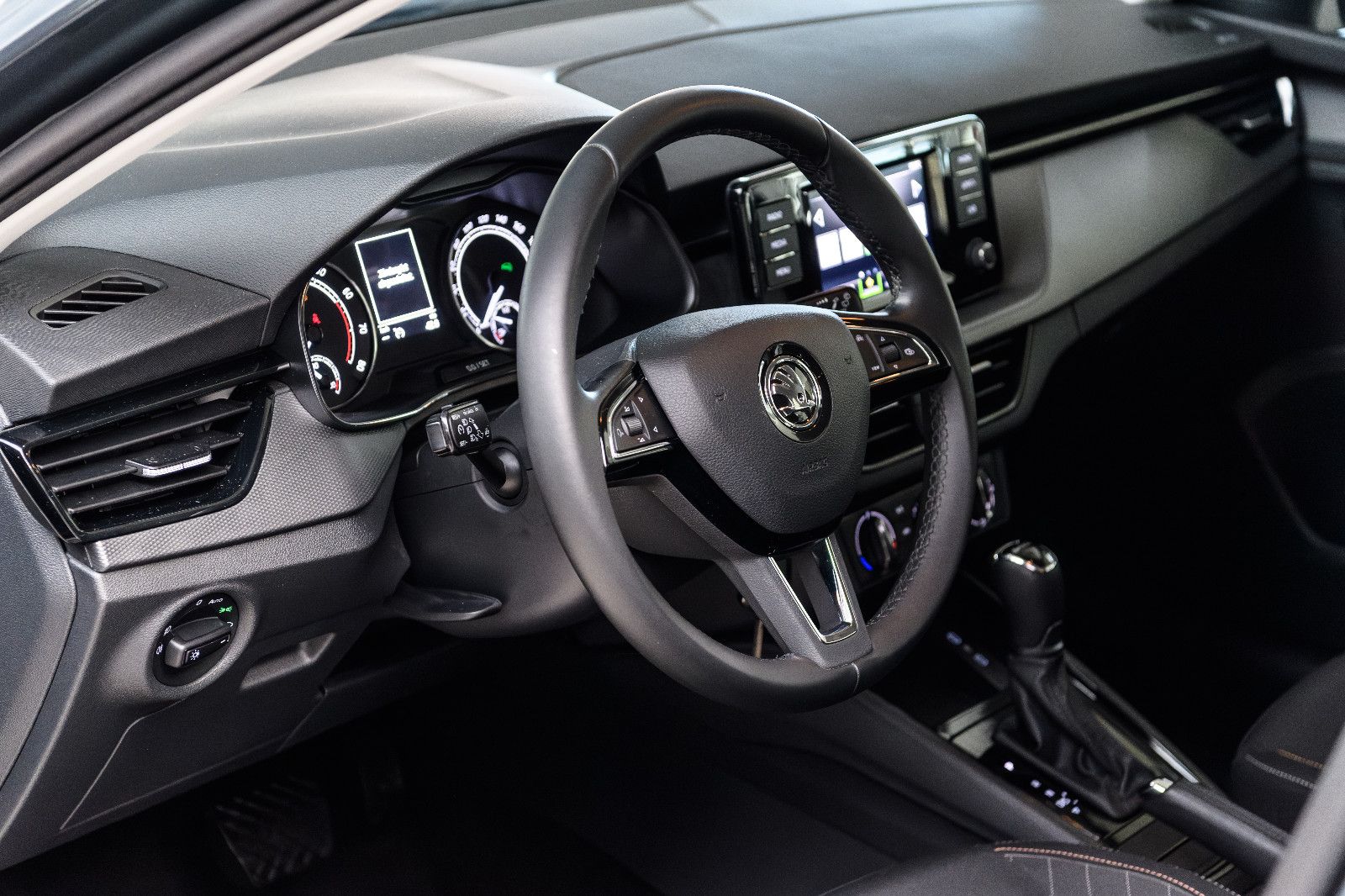 Fahrzeugabbildung SKODA Kamiq Ambition 1.0 DSG LED+AHK+SHZ+GRA