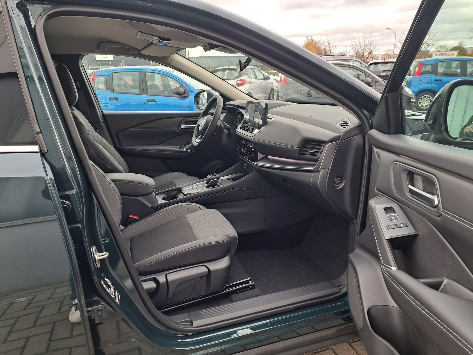 Fahrzeugabbildung Nissan Qashqai N-Connecta 1.3 MHEV 158PS Xtronic WINTER