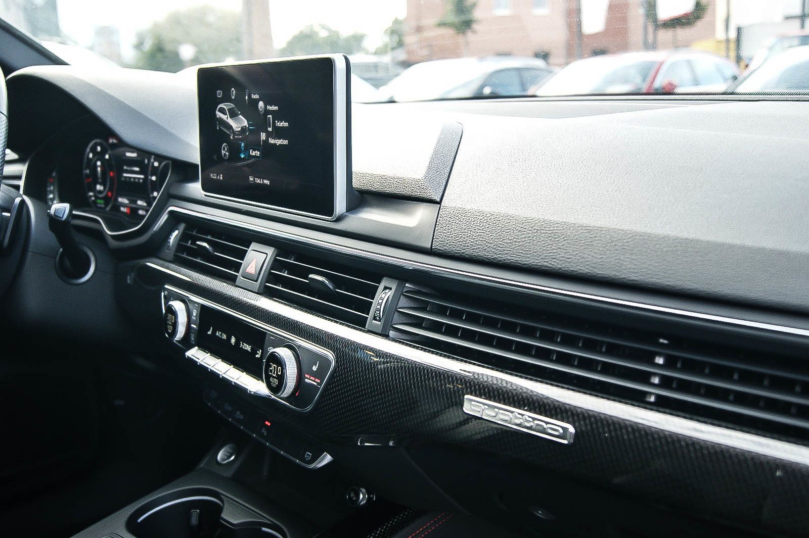 Fahrzeugabbildung Audi A4 Avant 50 TDI quattro S-Line Black B&O 1.HAND