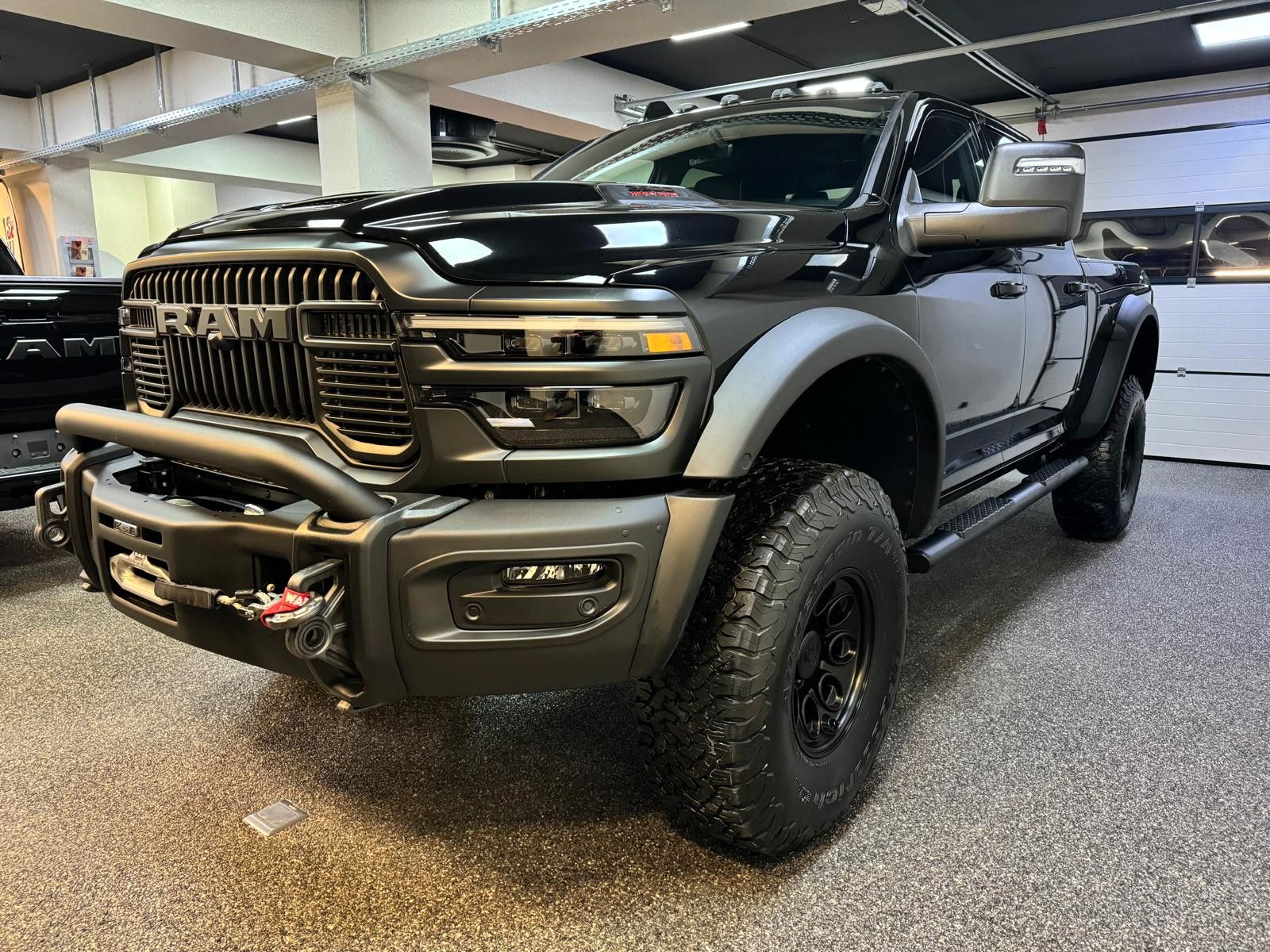 Fahrzeugabbildung Dodge 2500 AEV POWERWAGON OFF ROAD 6.4L-V8 39"-WINDE