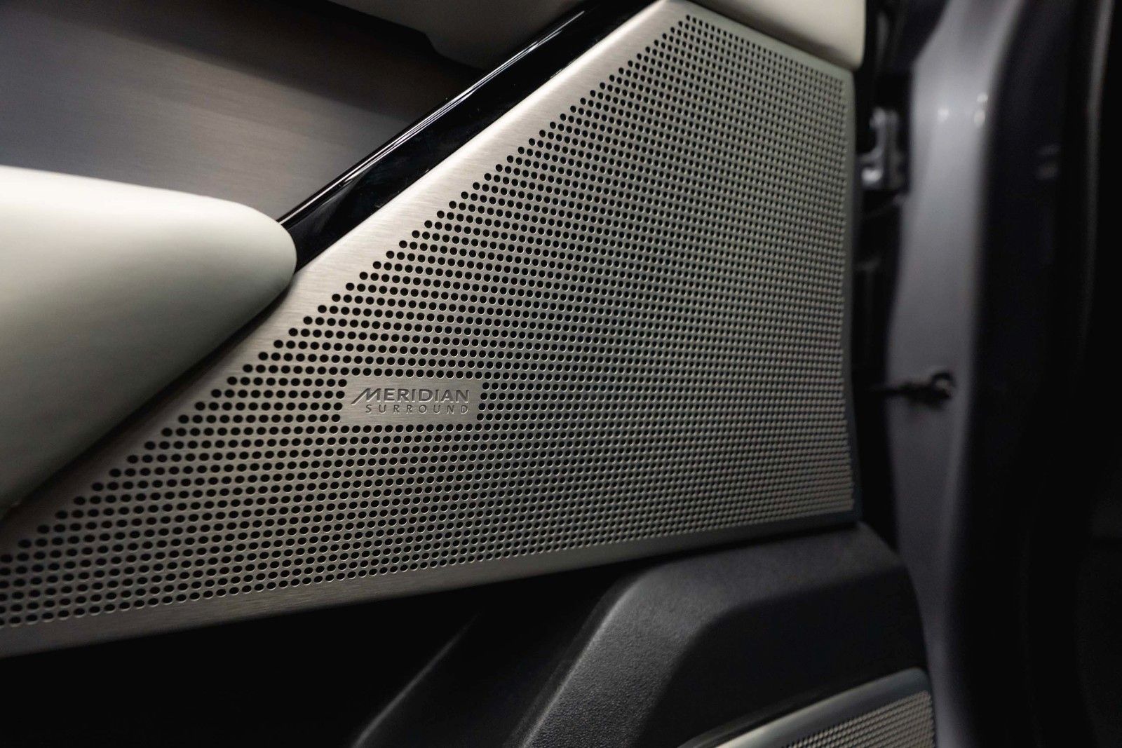 Fahrzeugabbildung Land Rover Velar SV Autobiography Dynamic Edition *ACC*19%*
