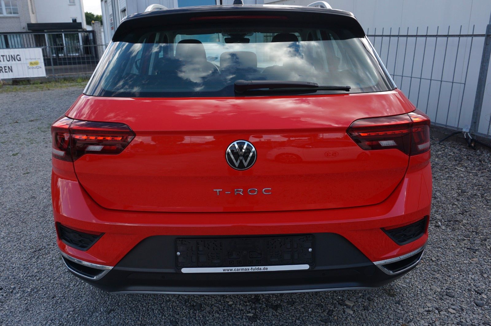 Fahrzeugabbildung Volkswagen T-Roc Sport, Sport Fahrwerk, Navi, Kamera, WR