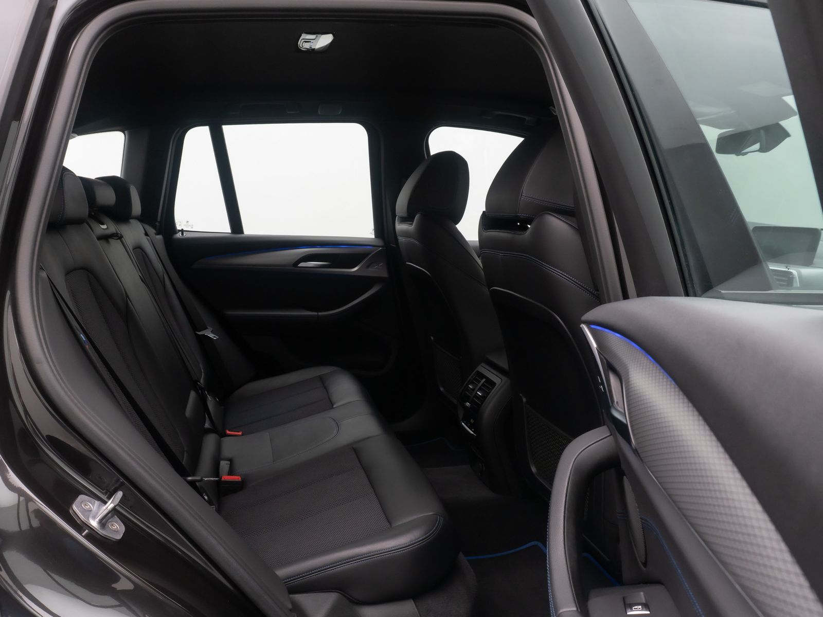 Fahrzeugabbildung BMW X3 xD20d M Sport Alarm HiFi GeschwindigRe 19Zoll