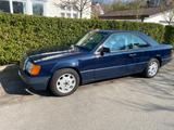 Mercedes-Benz CE 300 - blaue Mercedes-Benz CE 300