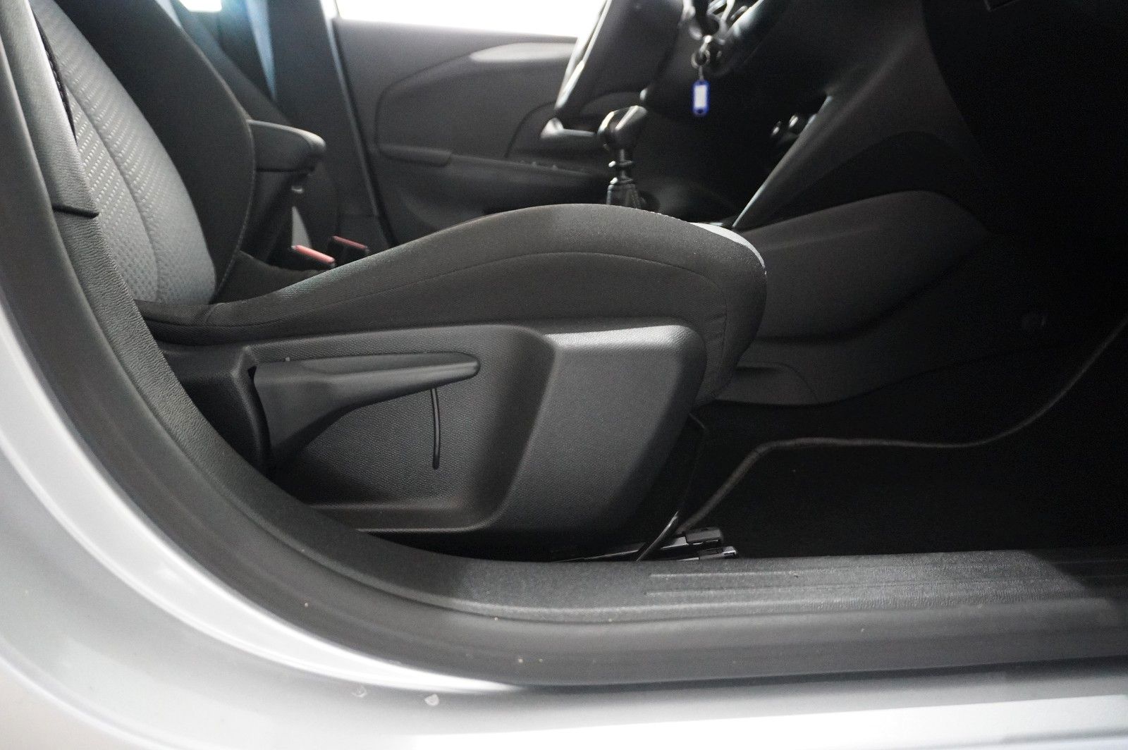 Fahrzeugabbildung Opel Corsa F 1.2 FACELIFT NAVI/LED/KAMERA/VIRTU./DAB+