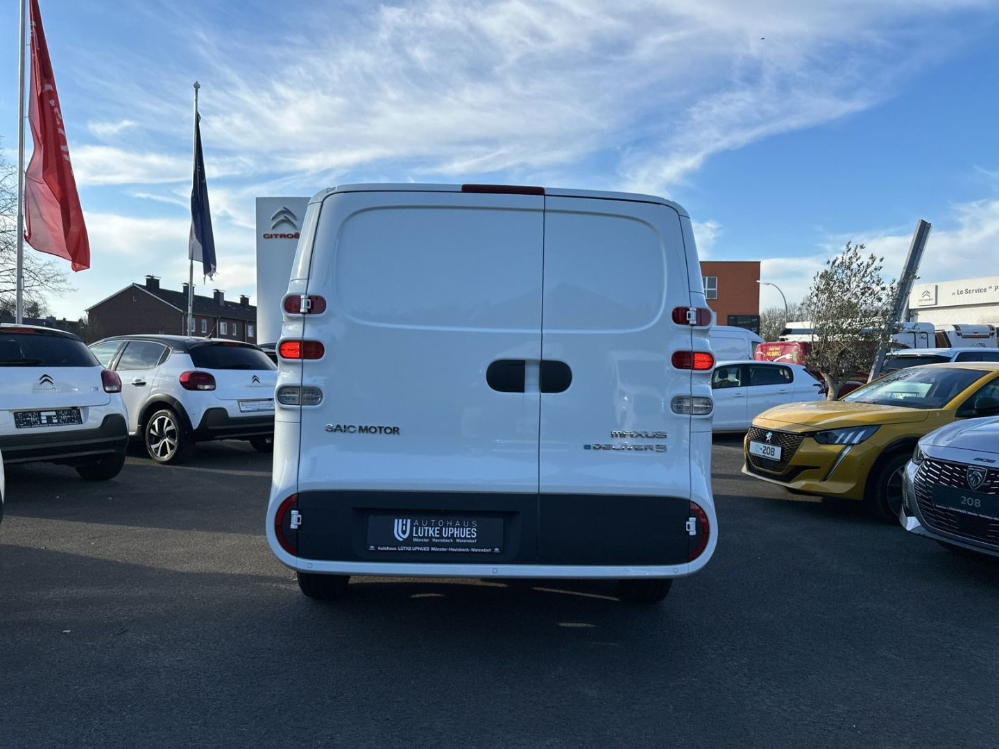 Fahrzeugabbildung Maxus e-Deliver5 L1H1 64 Spurhalteass. Navi 360 Kamera