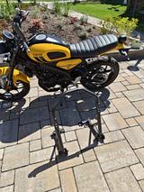 Yamaha XSR125 - YAMAHA GELB