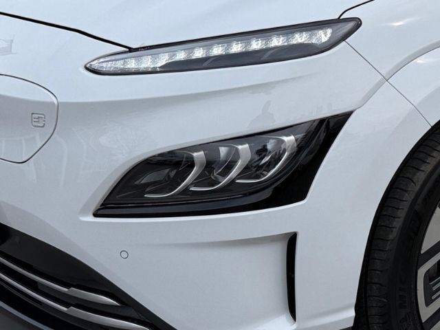 Fahrzeugabbildung Hyundai KONA Trend Elektro 2WD +NAVI+KLIMA+RFK+PDC+LED+U