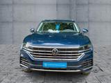 Volkswagen Touareg 3.0 TDI 4M ELEGANCE MATRIX+NAVI+AHK+PANO - gebrauchte VW Touareg aus dem Jahr 2021