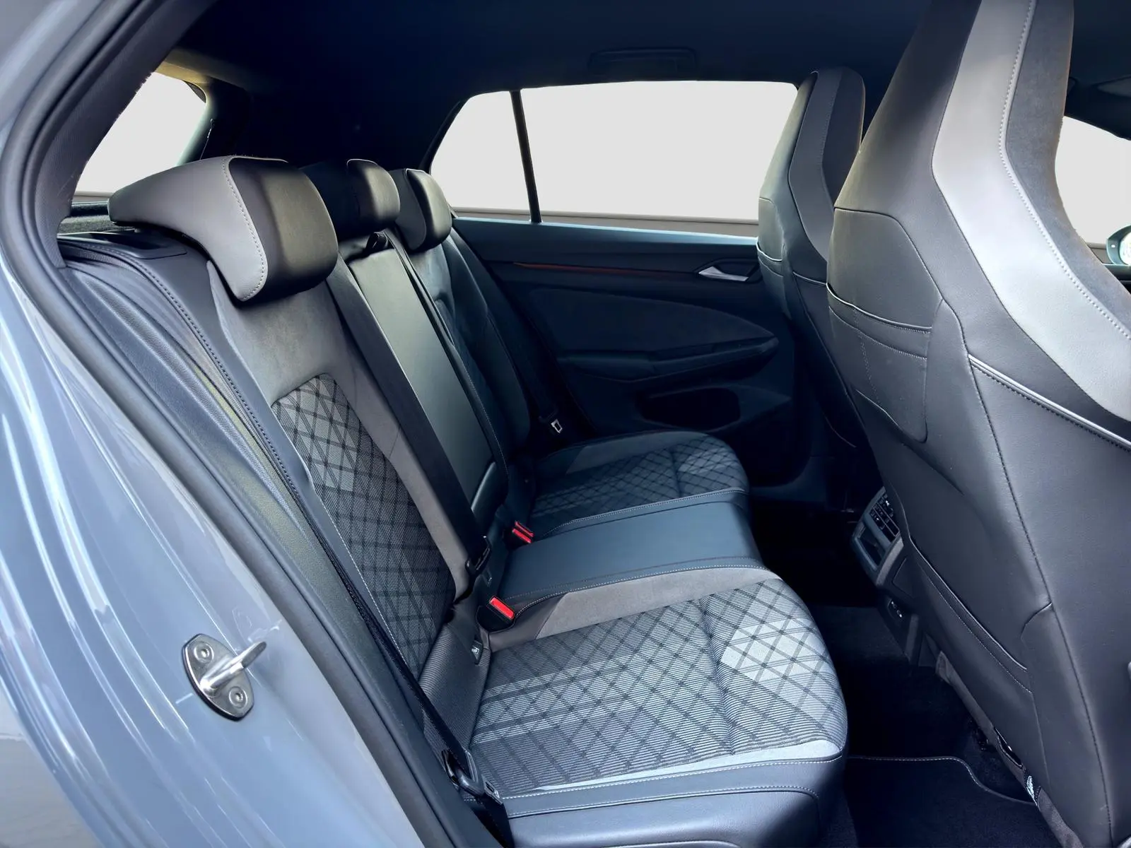 Volkswagen Golf R-Line*BUSINESS PREMIUM*ACC*APP*18"*SHZ*MFL, миниатюра 18