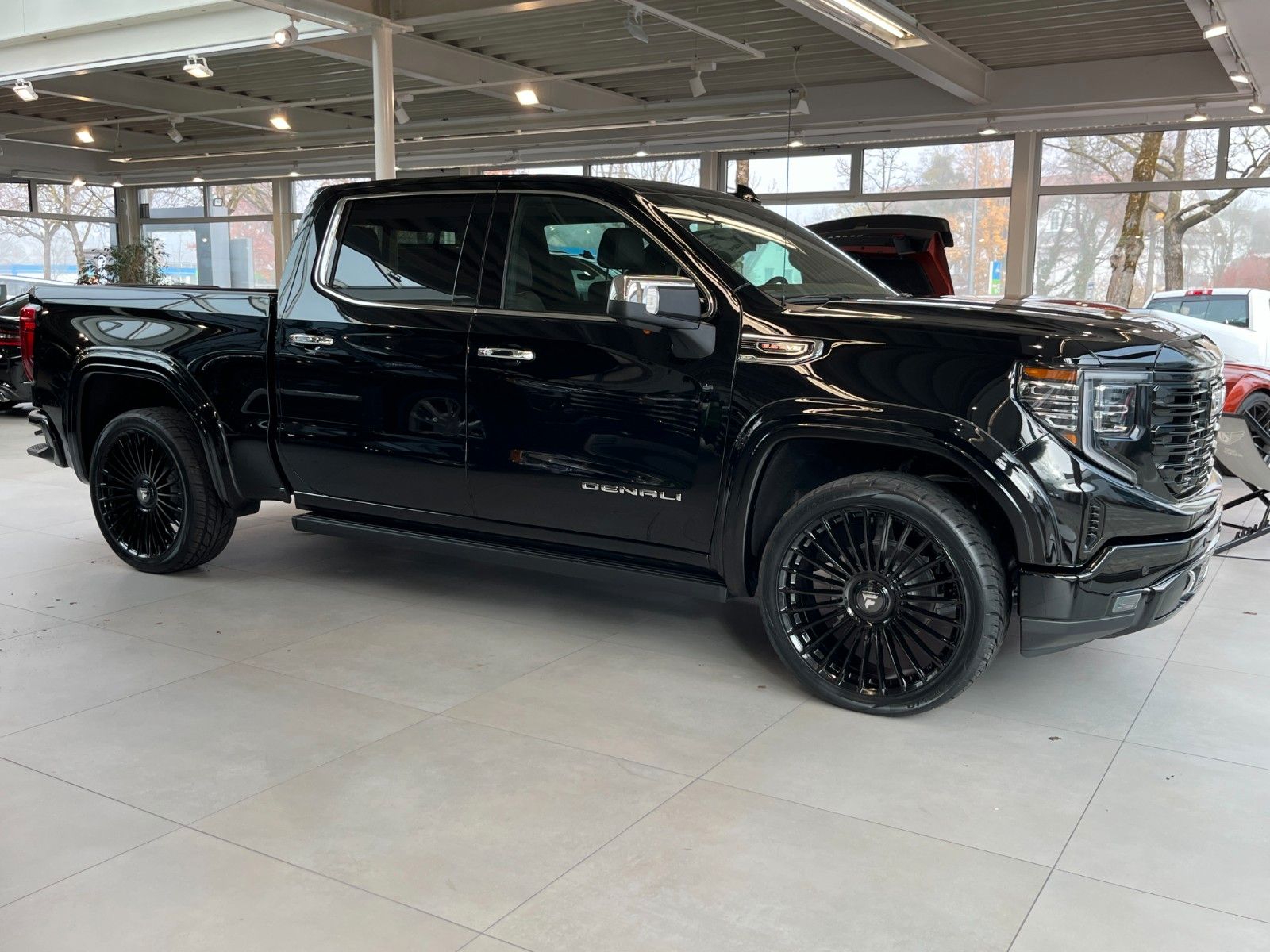 Fahrzeugabbildung GMC Sierra 1500 Denali Black 6.2 LPG*HeadUp*360°