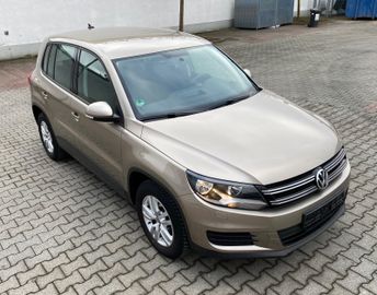 Volkswagen Tiguan - 2