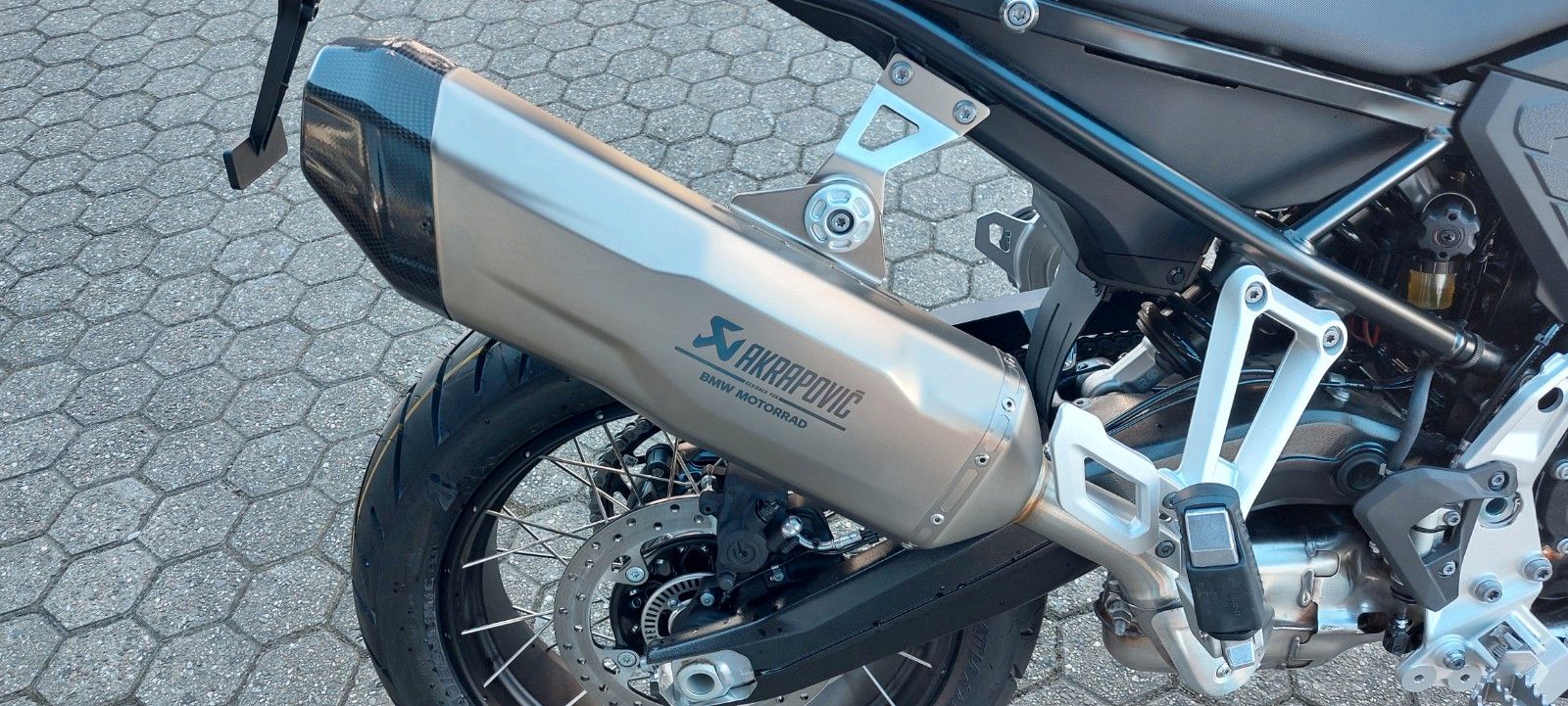 Fahrzeugabbildung BMW F 900 GS Vollausstattung inkl Tief 2 KM