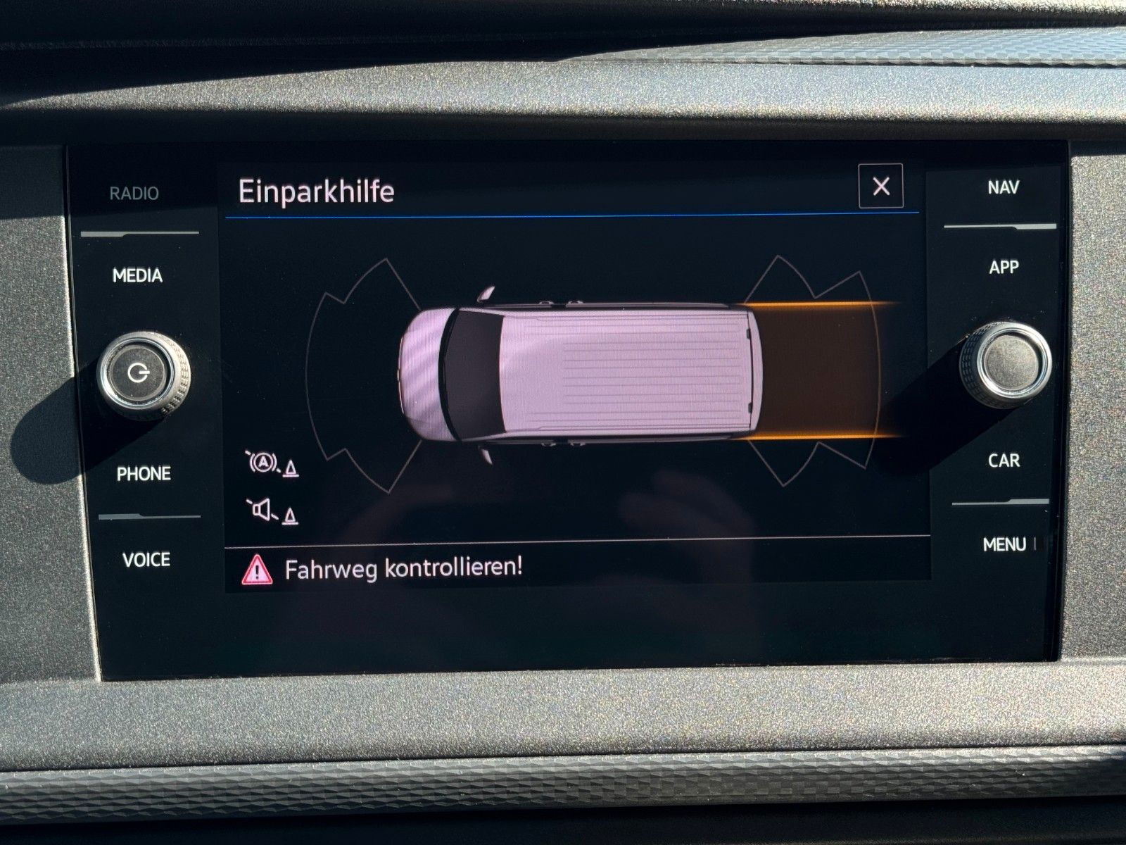 Fahrzeugabbildung Volkswagen T6.1 Transporter Kurz 2.0 TDI DSG CarPlay Navi