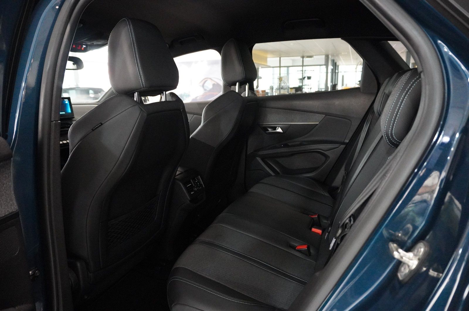 Fahrzeugabbildung Peugeot 3008 1.2T ALLURE PACK NAVI/LED/KAMERA/SH/SPORT