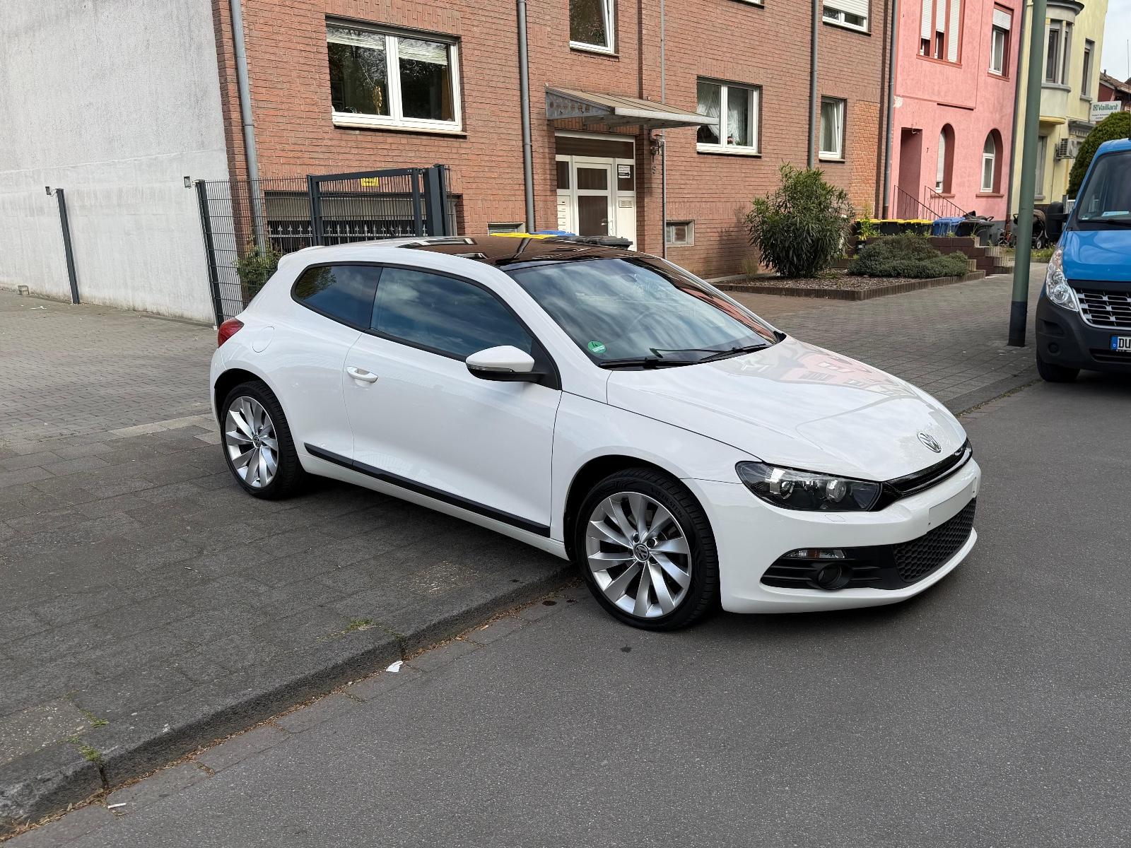 Volkswagen Scirocco 2.0 TSI DSG/Panorama/I.Hand
