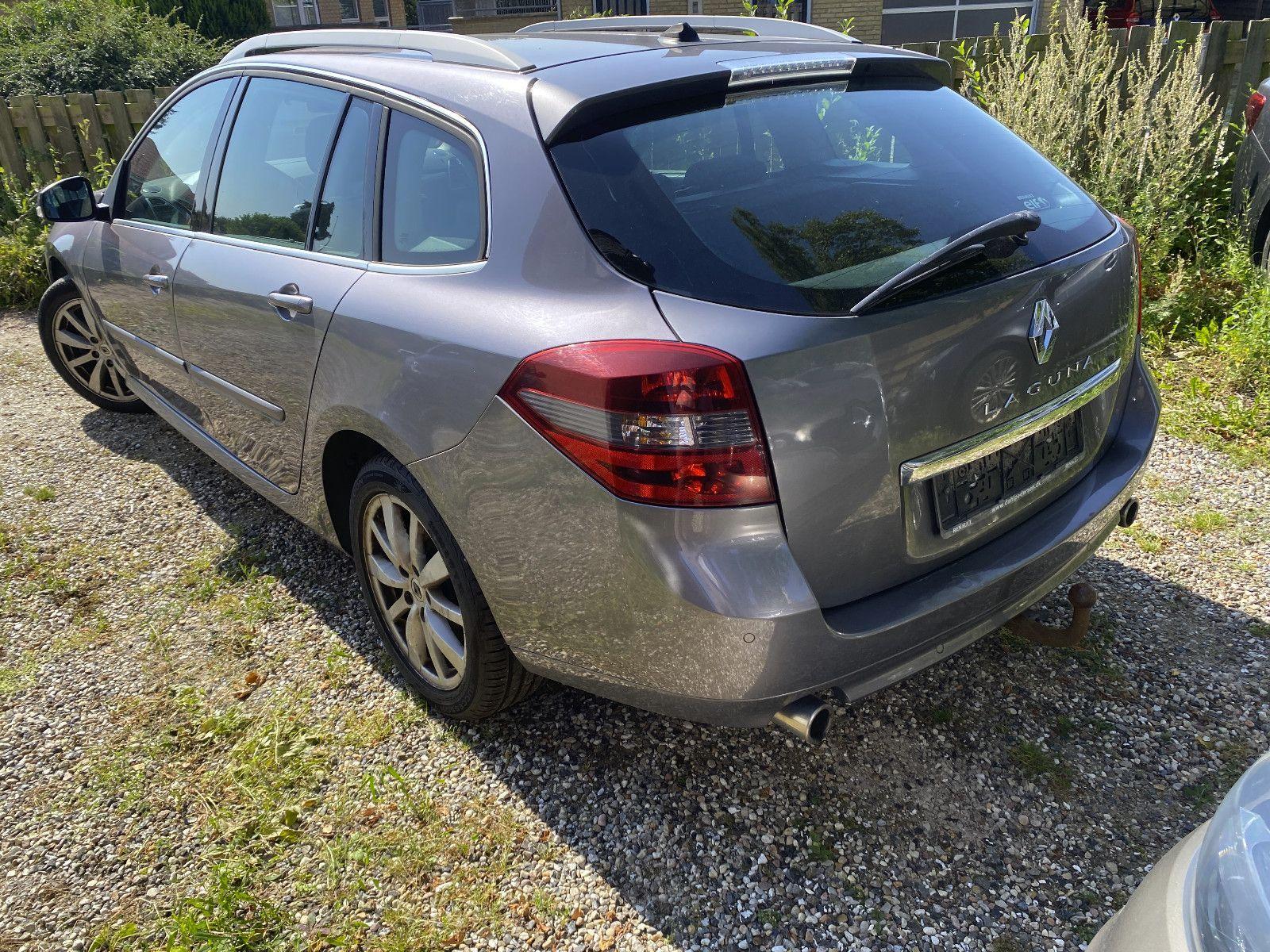 Renault Laguna 2012 — салон