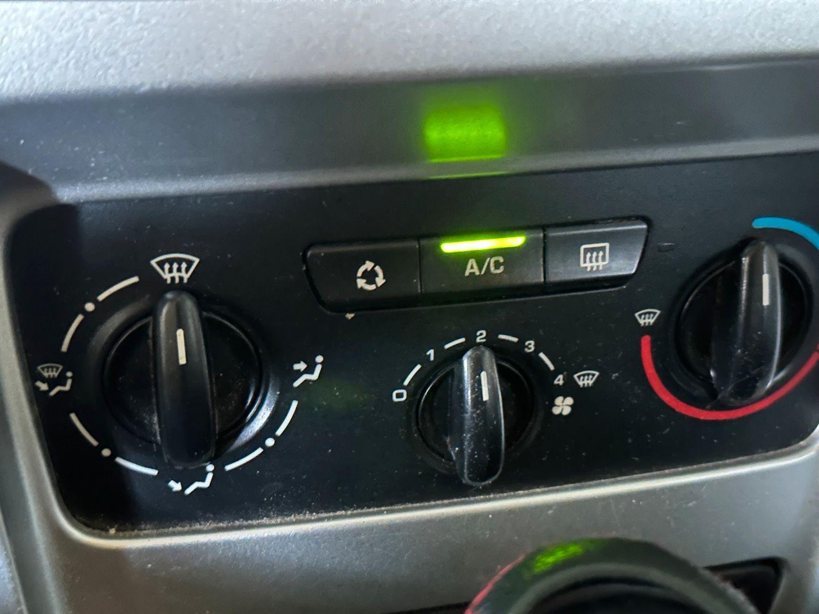 Peugeot 307 2005 — photo 13